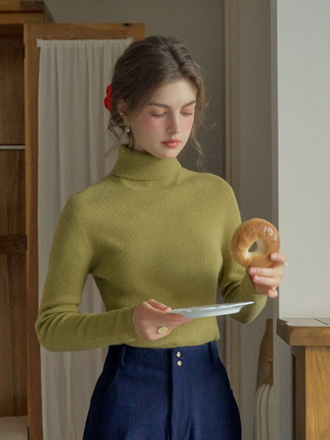 Yasmin Simple Turtleneck Slim Fit Wool& Cashmere Sweater - White