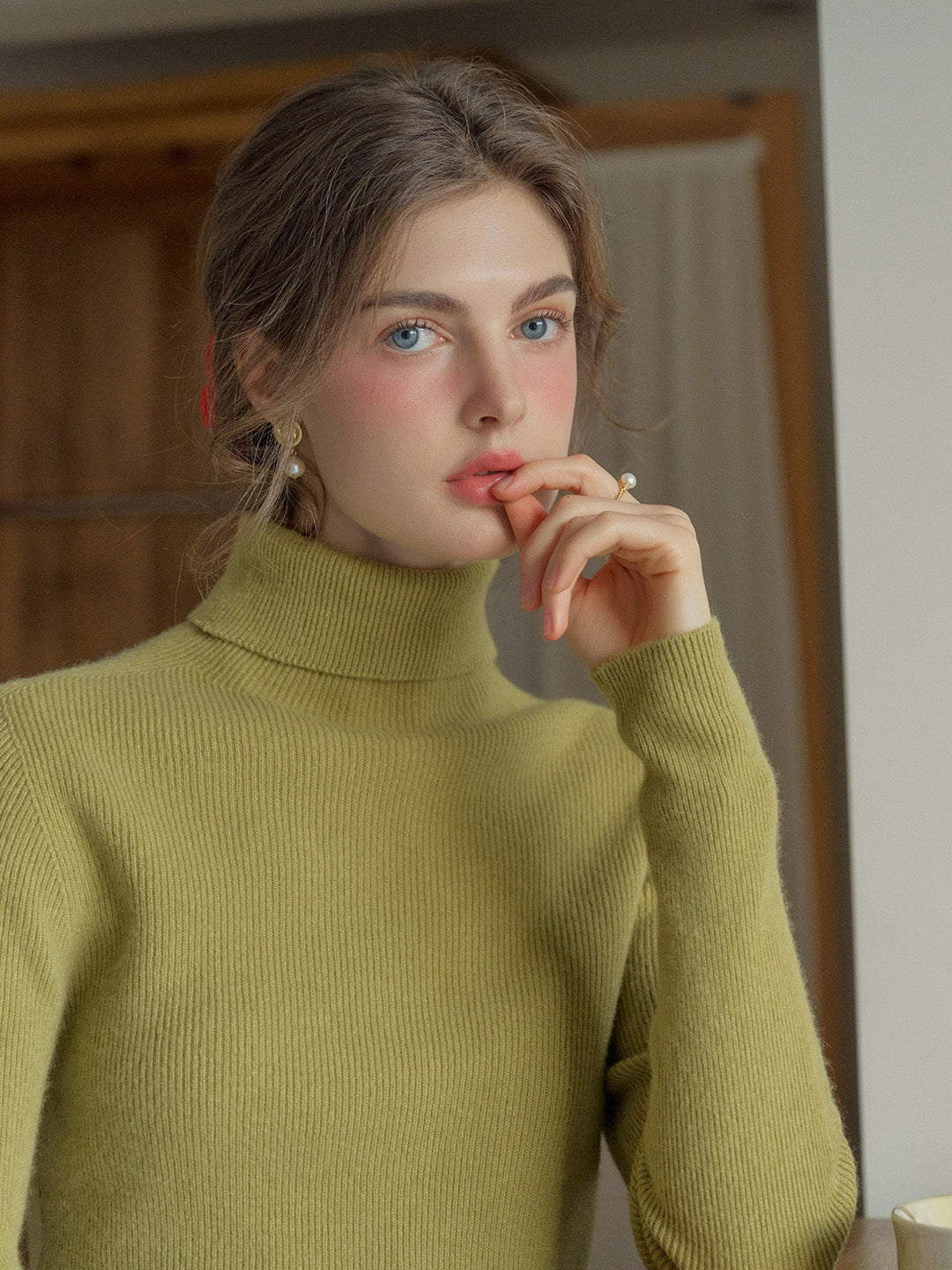 Yasmin Simple Turtleneck Slim Fit Wool& Cashmere Sweater - White