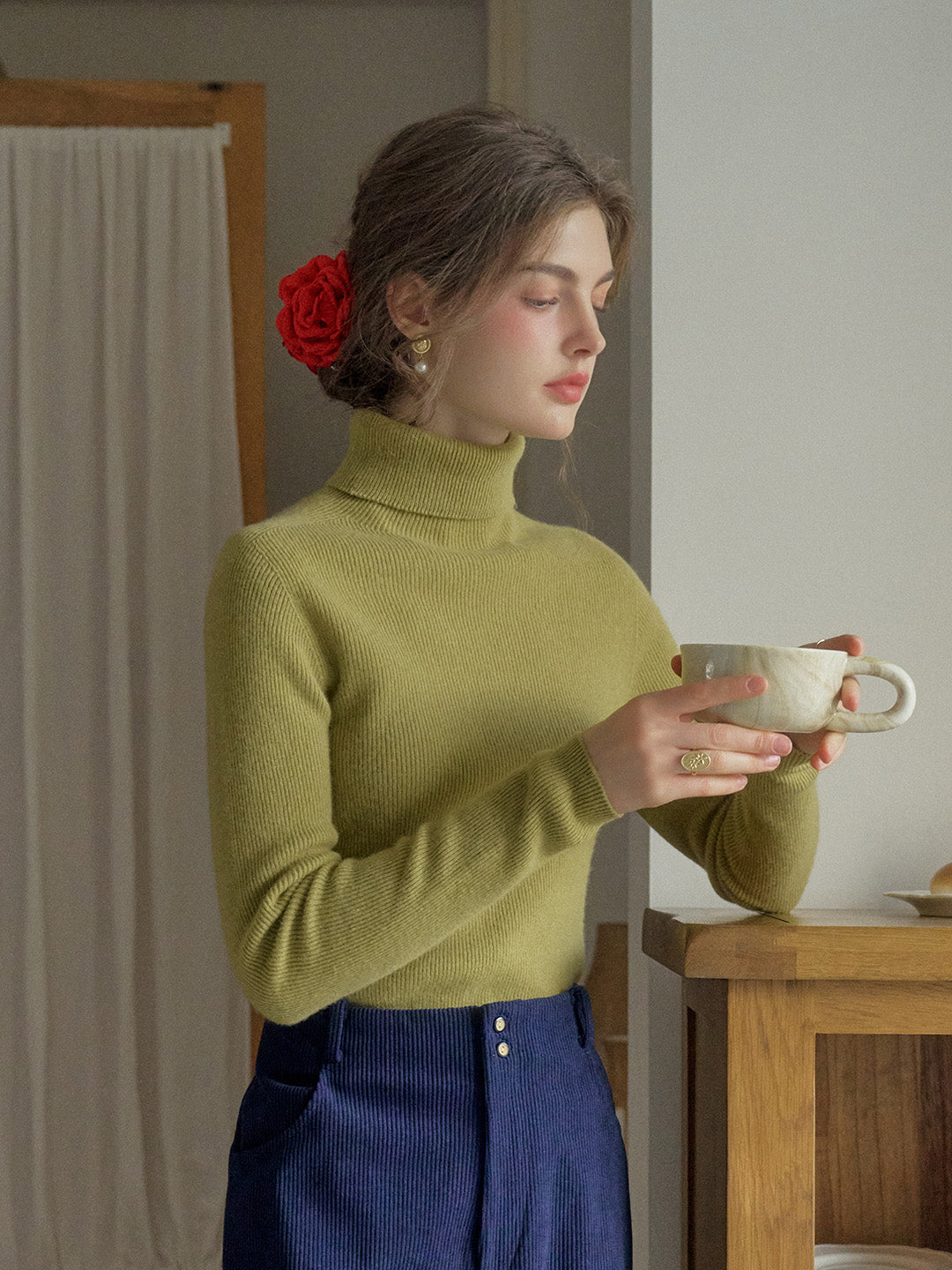Yasmin Simple Turtleneck Slim Fit Wool& Cashmere Sweater - White