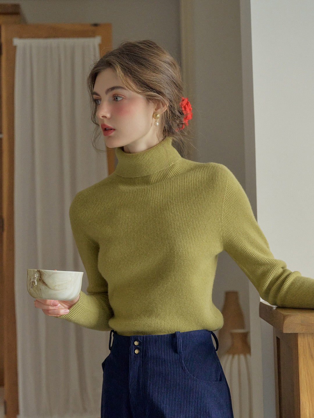 Yasmin Simple Turtleneck Slim Fit Wool& Cashmere Sweater - White