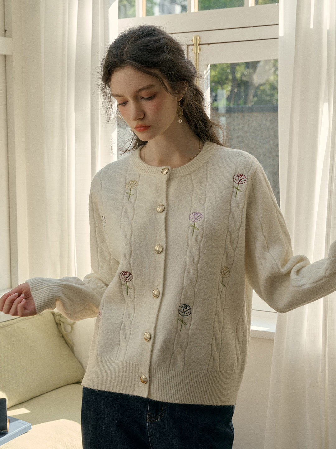 【Final Sale】Amyra Ribbed Round Neck Embroidery Cardigan