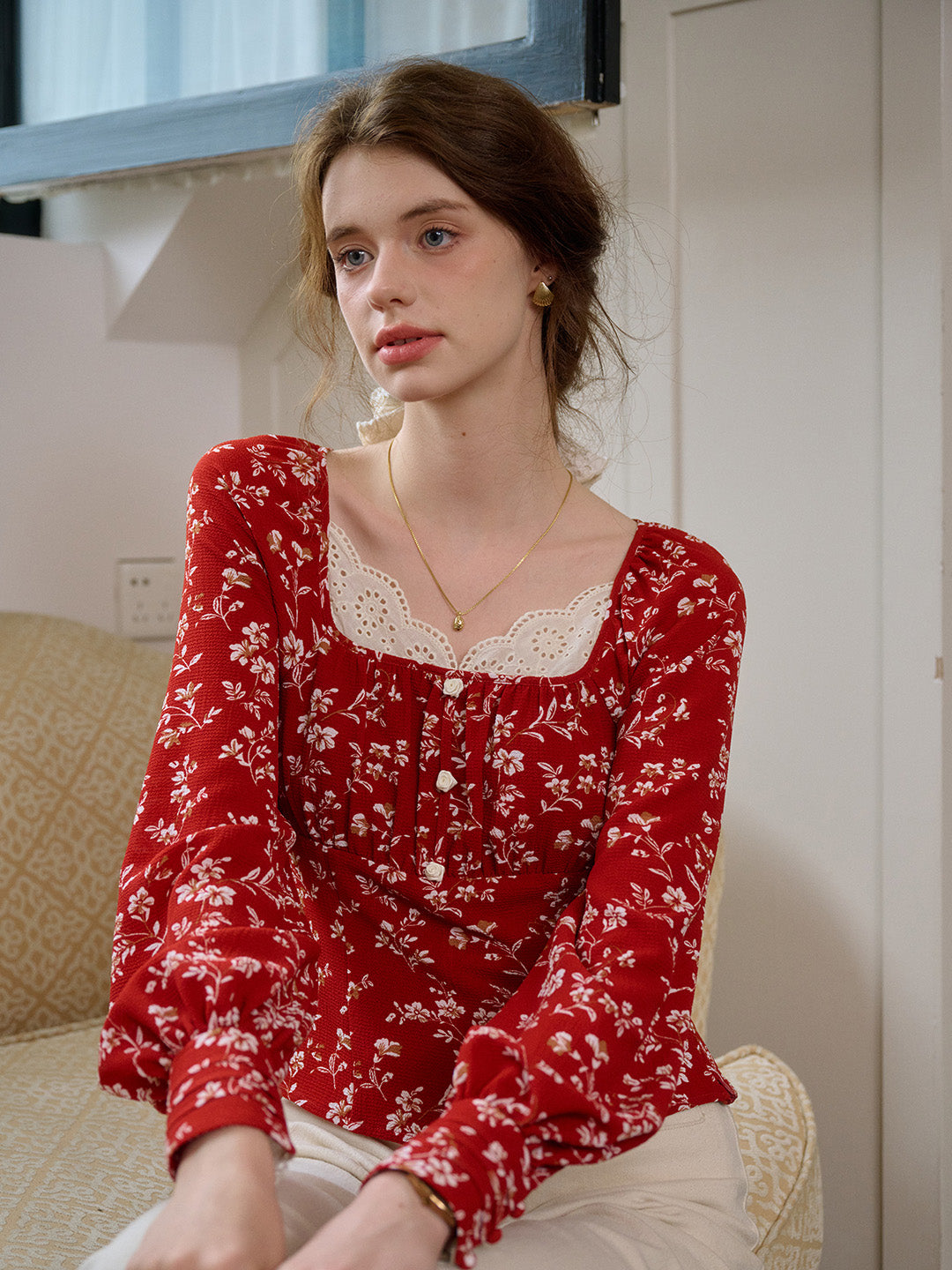 【Final Sale】Kairi Square Collar Lace Floral Blouse