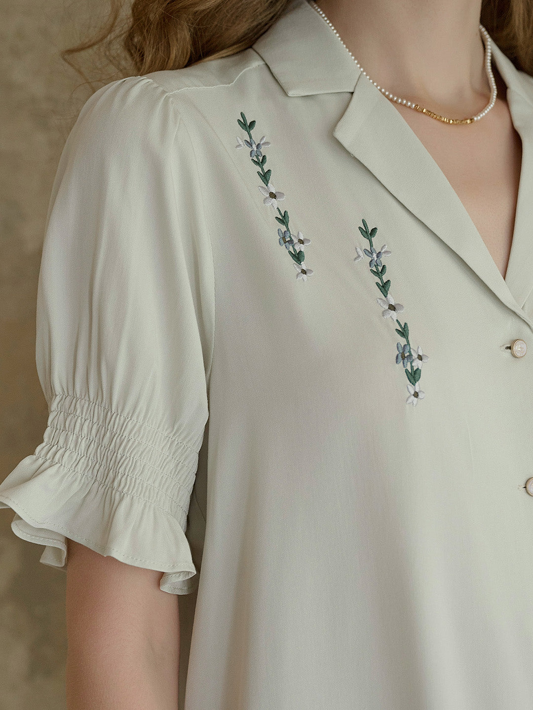 【Final Sale】Wisteria V-Neck Embroidery Blouse - Green
